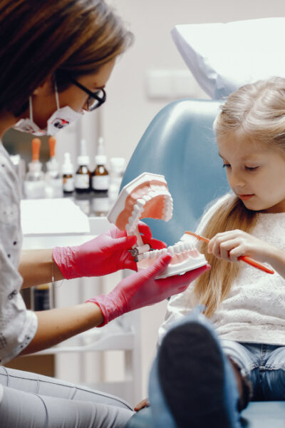 dziecko u stomatologa, a trauma