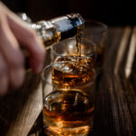 Alkoholizm - jak się objawia?